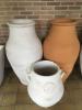 Picture 2:Handgemaakte terracotta potten en vazen