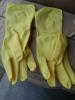Picture 2:Partij huishoudhandschoenen blauw en/of geel