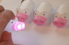 					
					Overstock - Promotional goods - Partij van 100 LED varken sleutelhangers					
				